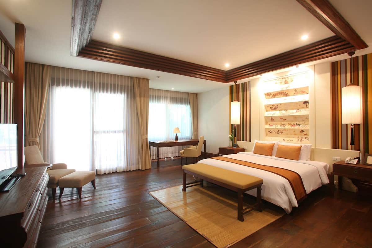 Grand Deluxe | 1 bedroom, minibar, in-room safe, desk