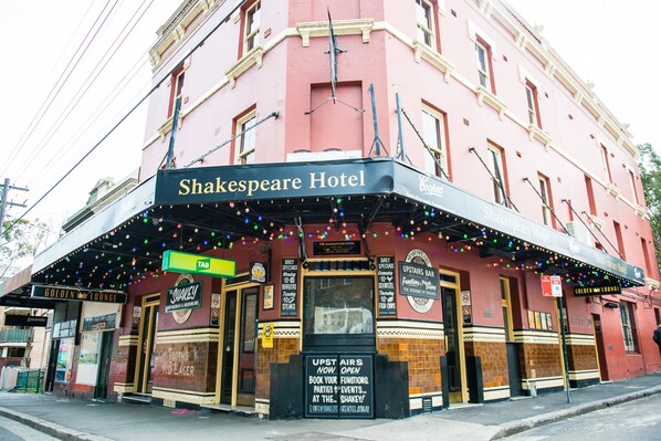 Front of property - Shakespeare Hotel Surry Hills (Surry Hills)