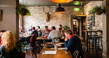 Shakespeare Hotel Surry Hills