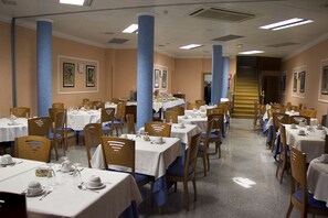 Päivittäinen buffetaamiainen (9 EUR per henkilö)