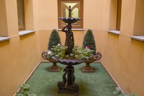 Fountain - Hotel Las Moradas (Ávila)