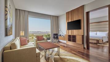 行政套房, 1 間臥室 | 起居區 | 40-吋電視、數位頻道、iPod 底座