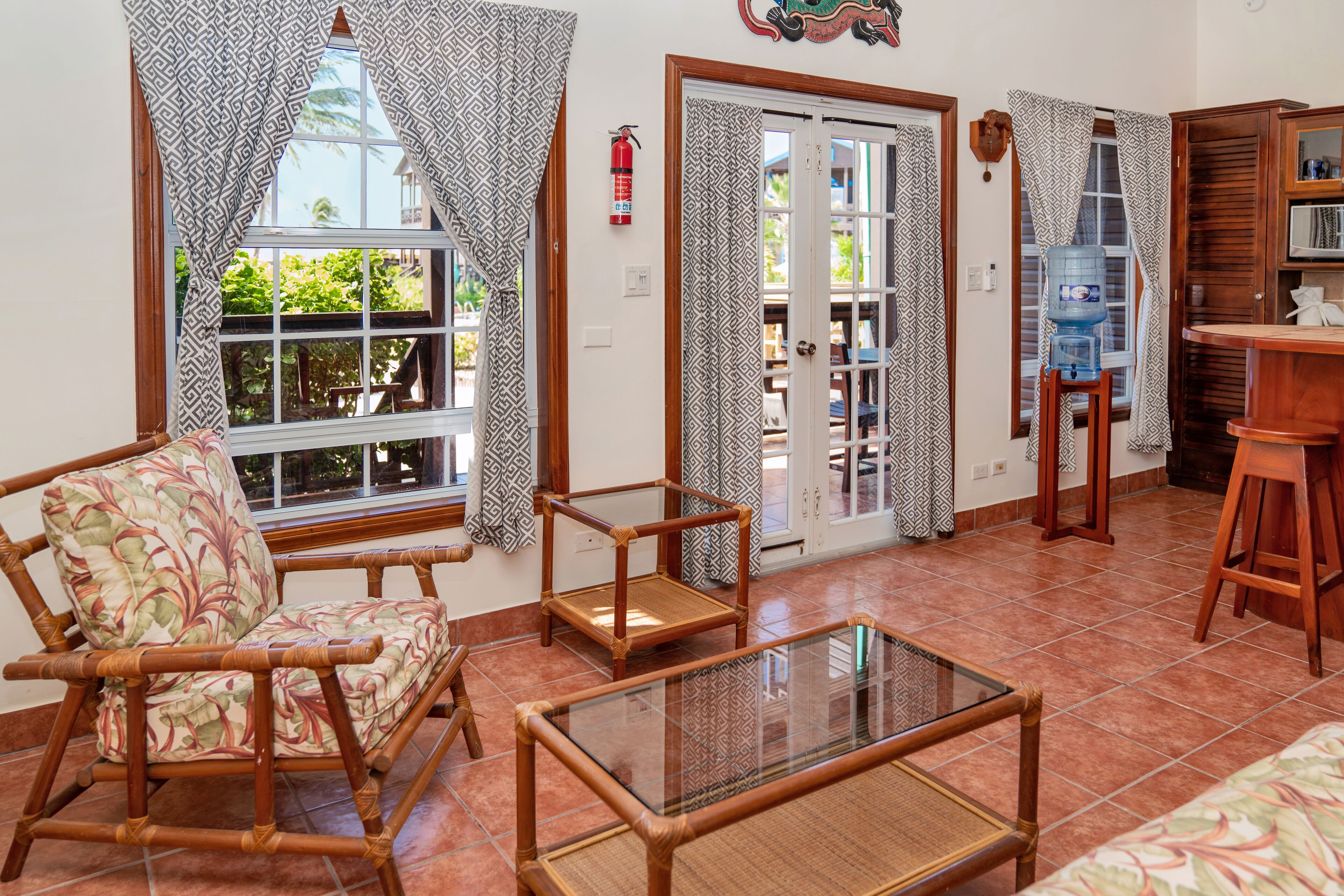 32-inch tv with cable channels, netflix, dvd player