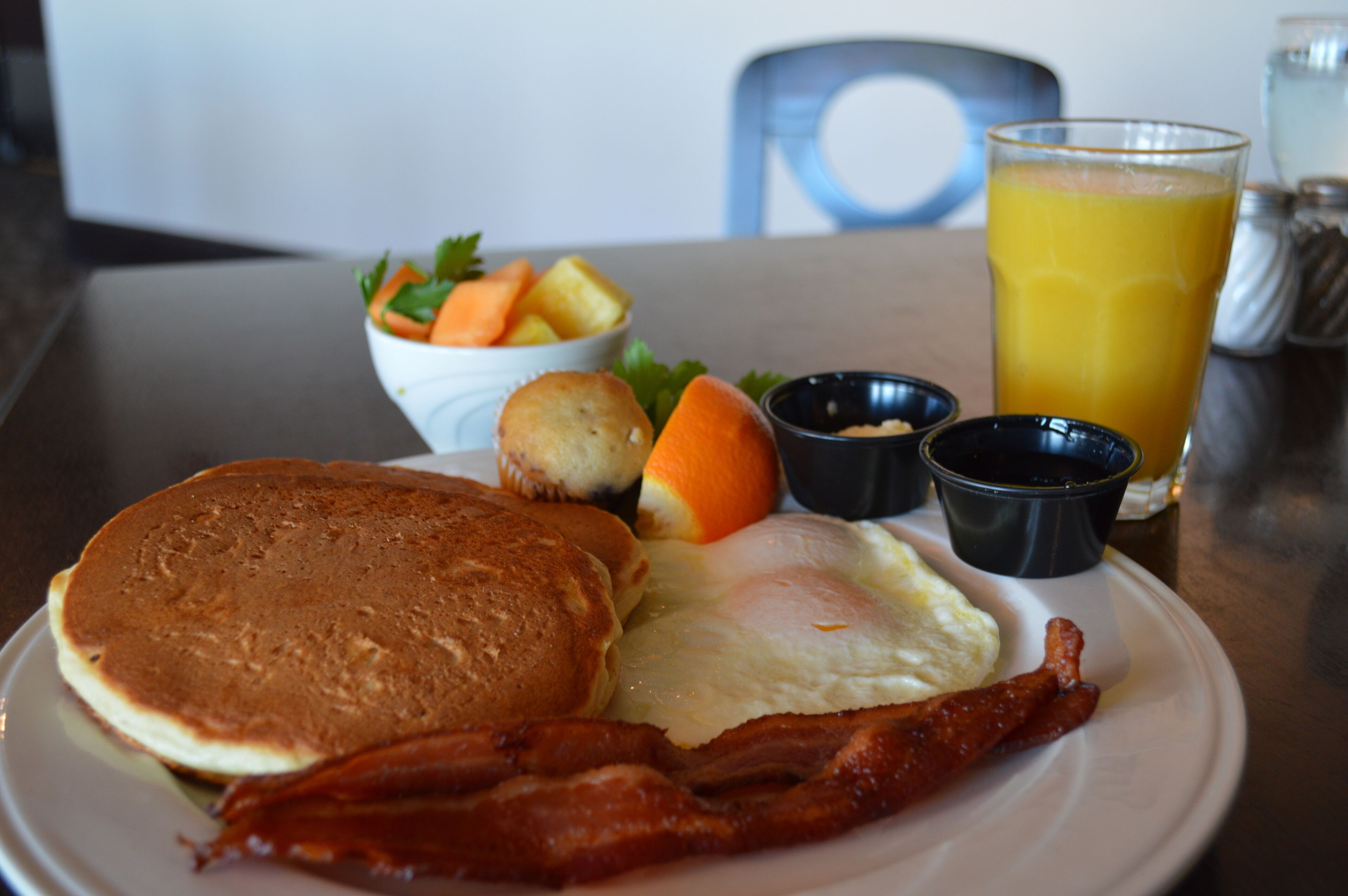 daily cooked-to-order breakfast for a fee