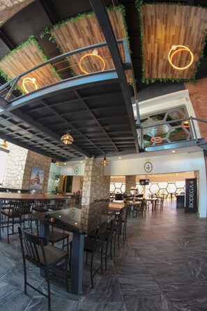 Breakfast, lunch and dinner served