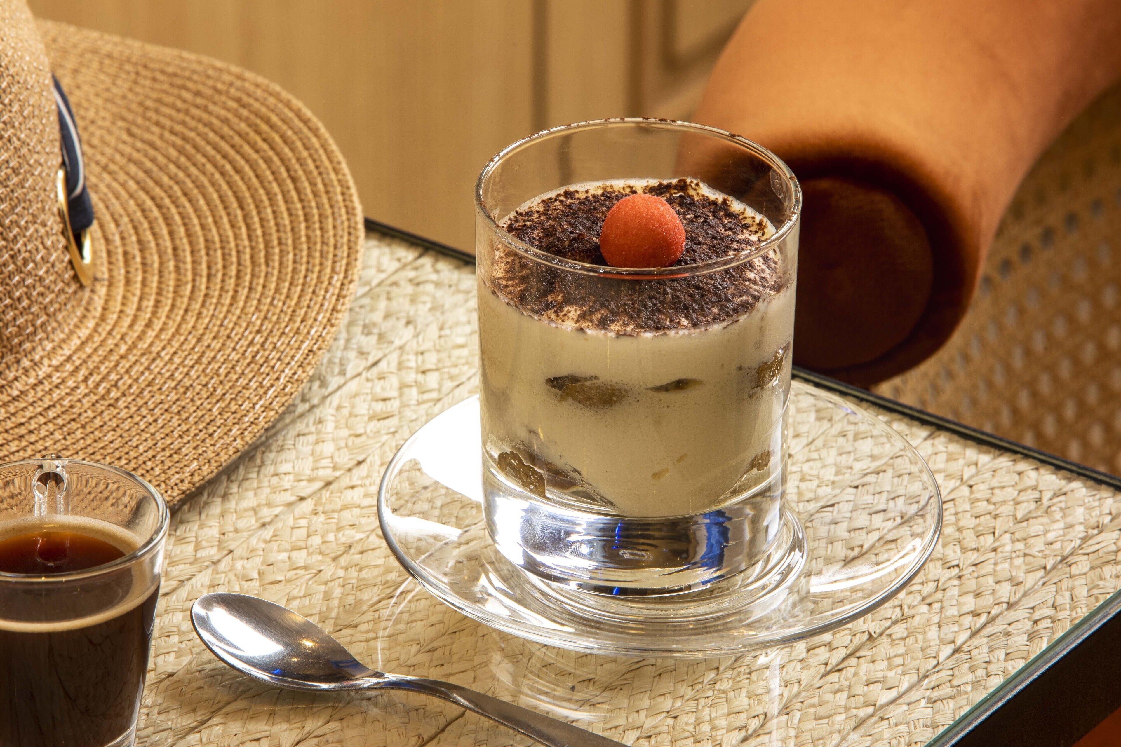 朝食 (ビュッフェ)、毎日提供 (1 名様 17 EUR)