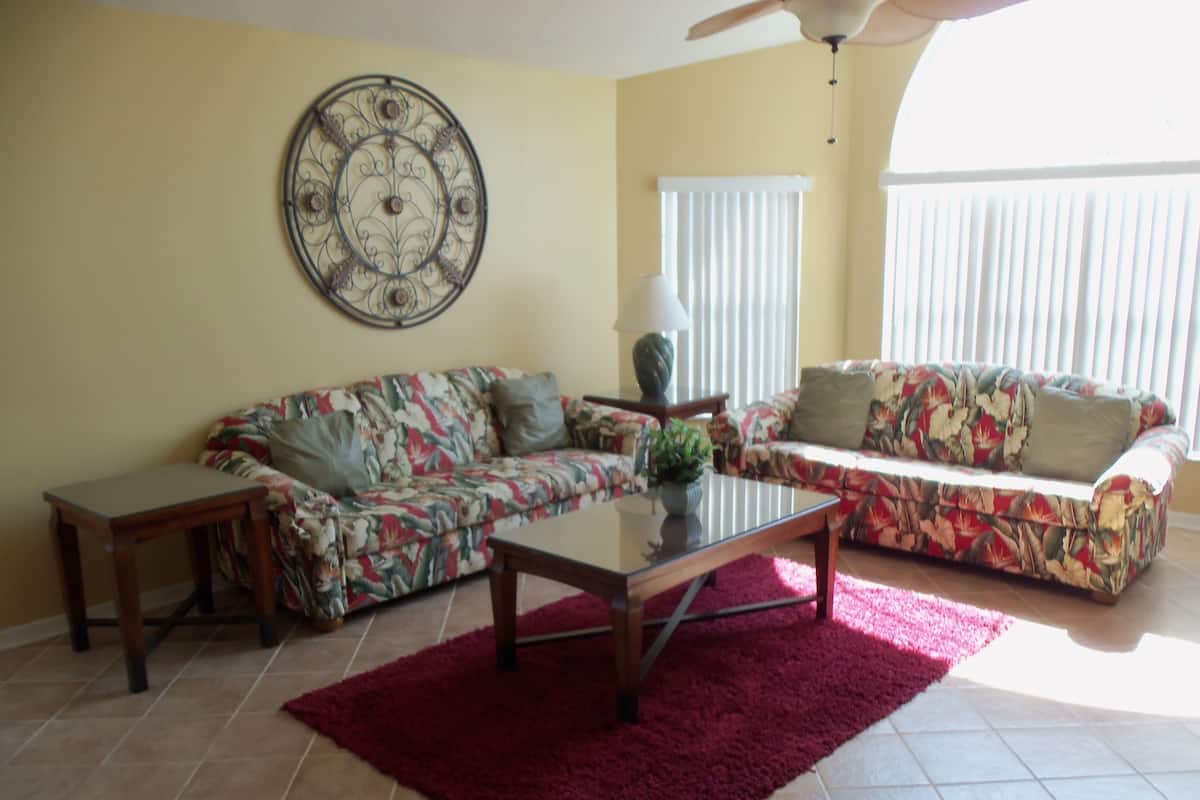 Deluxe Villa, 3 Bedrooms, Non Smoking | Living area | 32-inch TV with cable channels