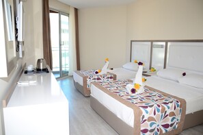 Standard Room | Frette Italian sheets, down comforters, free minibar, in-room safe - Acar Hotel (Alanya)