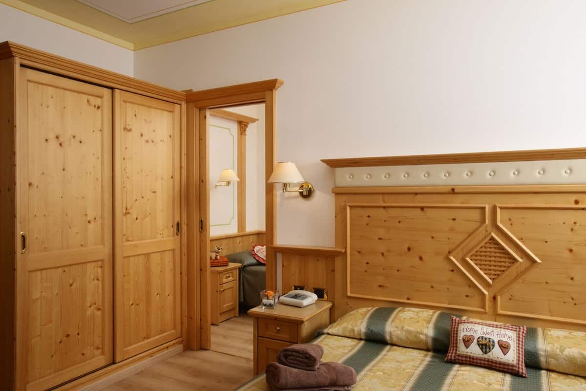 Family Room, Balcony | Minibar, in-room safe, cots/infant beds, rollaway beds