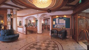 Lobby - Alexander Hotel Alpine Wellness Dolomites (Molveno)
