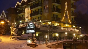 Front of property - Alexander Hotel Alpine Wellness Dolomites (Molveno)