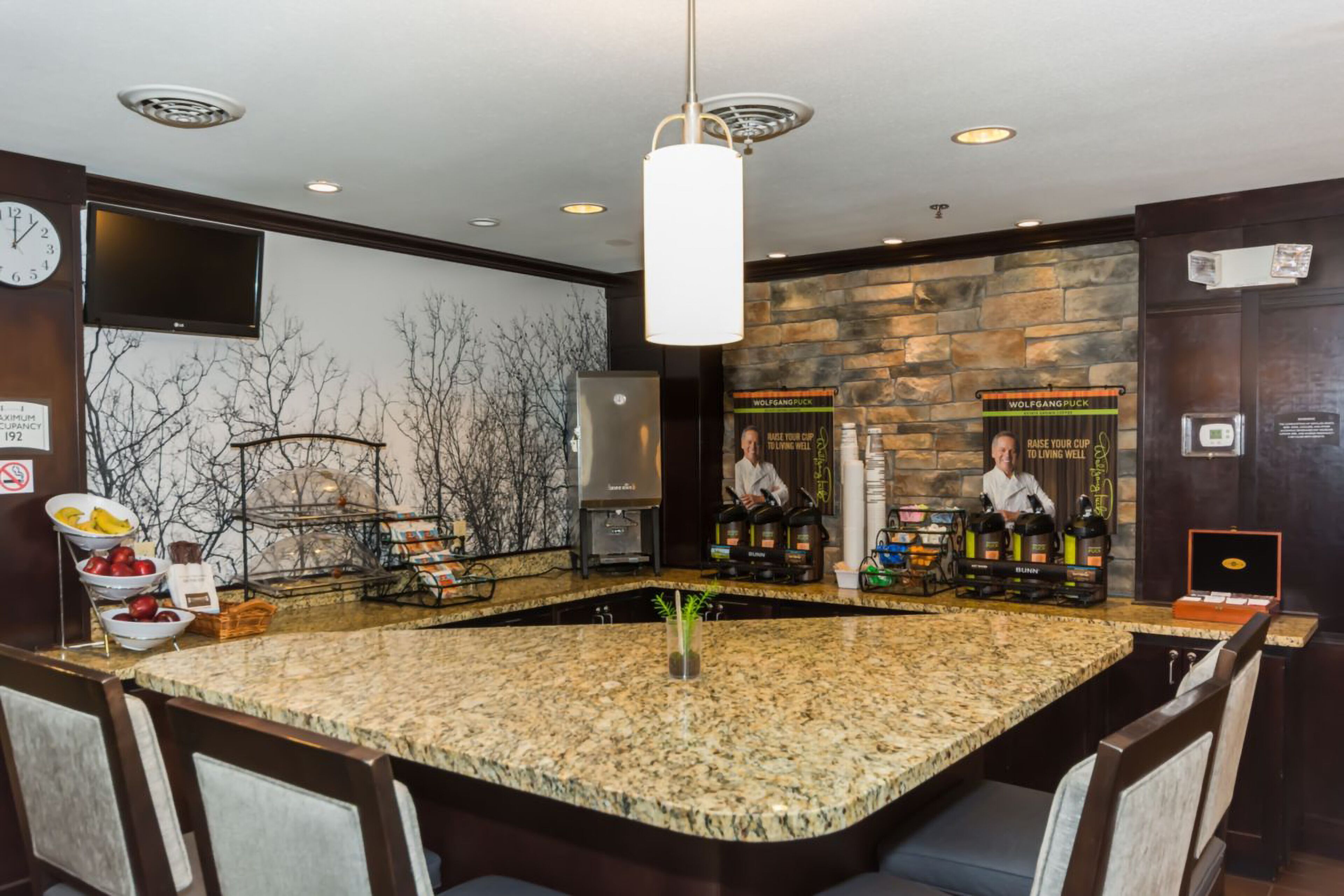 free buffet breakfast