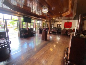 Exterior - Vangsavath Hotel (Luang Prabang)