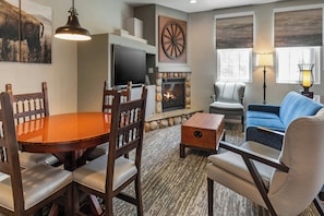 Condo, 2 Bedrooms, Kitchen | Living room | 40-inch LED TV with satellite channels, TV, fireplace - WorldMark Bison Ranch (Overgaard)