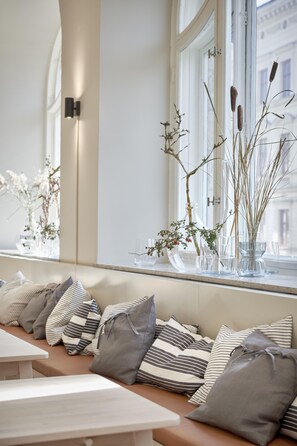 Free daily continental breakfast - Moment Hotels (Malmö)