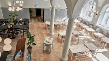 Desayuno continental gratuito y diario