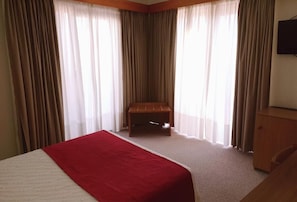 Soundproofing, cots/infant beds, wheelchair access - Luso Brasileiro (Povoa De Varzim)