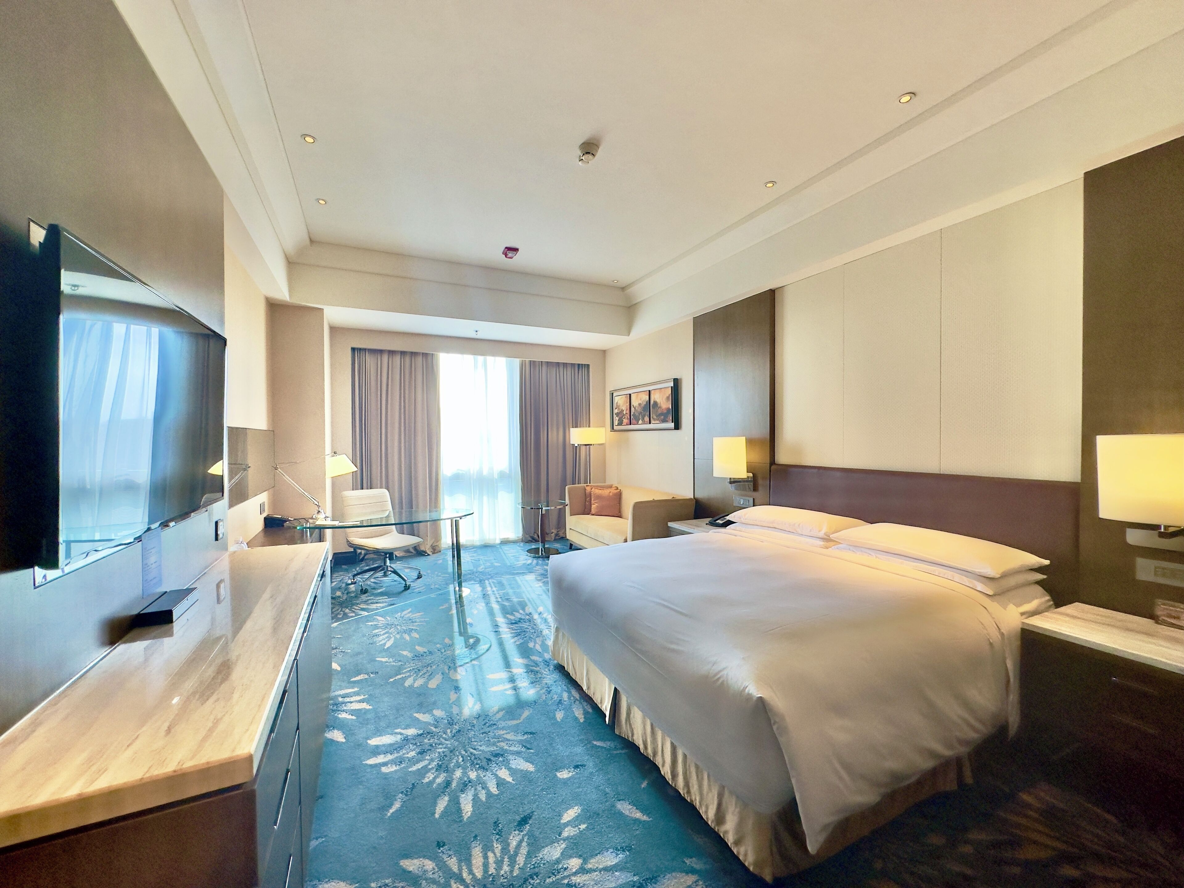 1 bedroom, down comforters, minibar, in-room safe