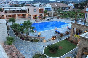 Kolam renang outdoor