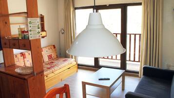 Studio ( for 6 people) | Living area | TV