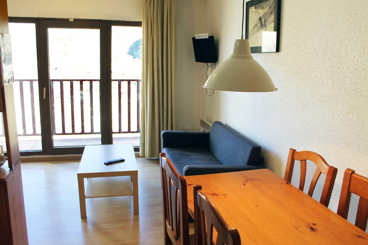 Studio (for 3/5 people) | Living room | TV