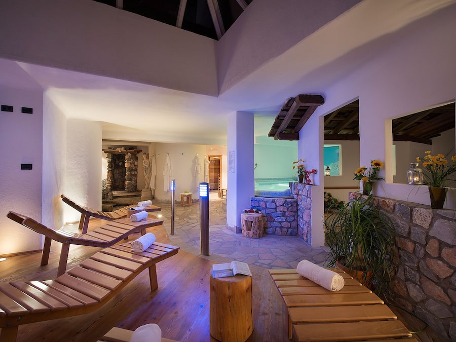 Sauna, hot tub, Turkish bath/hammam, manicures and pedicures