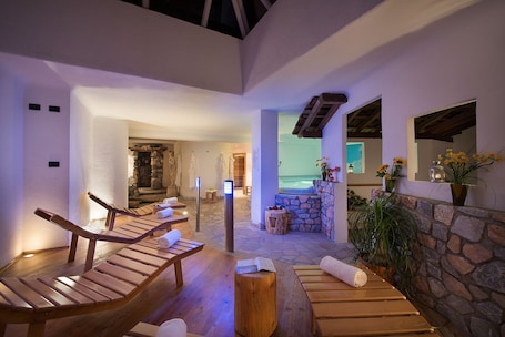 Sauna, vasca idromassaggio, bagno turco/hammam, manicure/pedicure. Hotel Cristallo