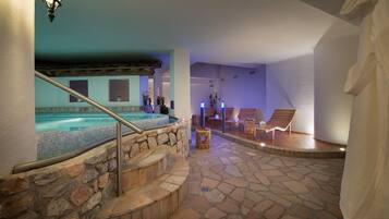 Sauna, hot tub, Turkish bath/hammam, manicures and pedicures