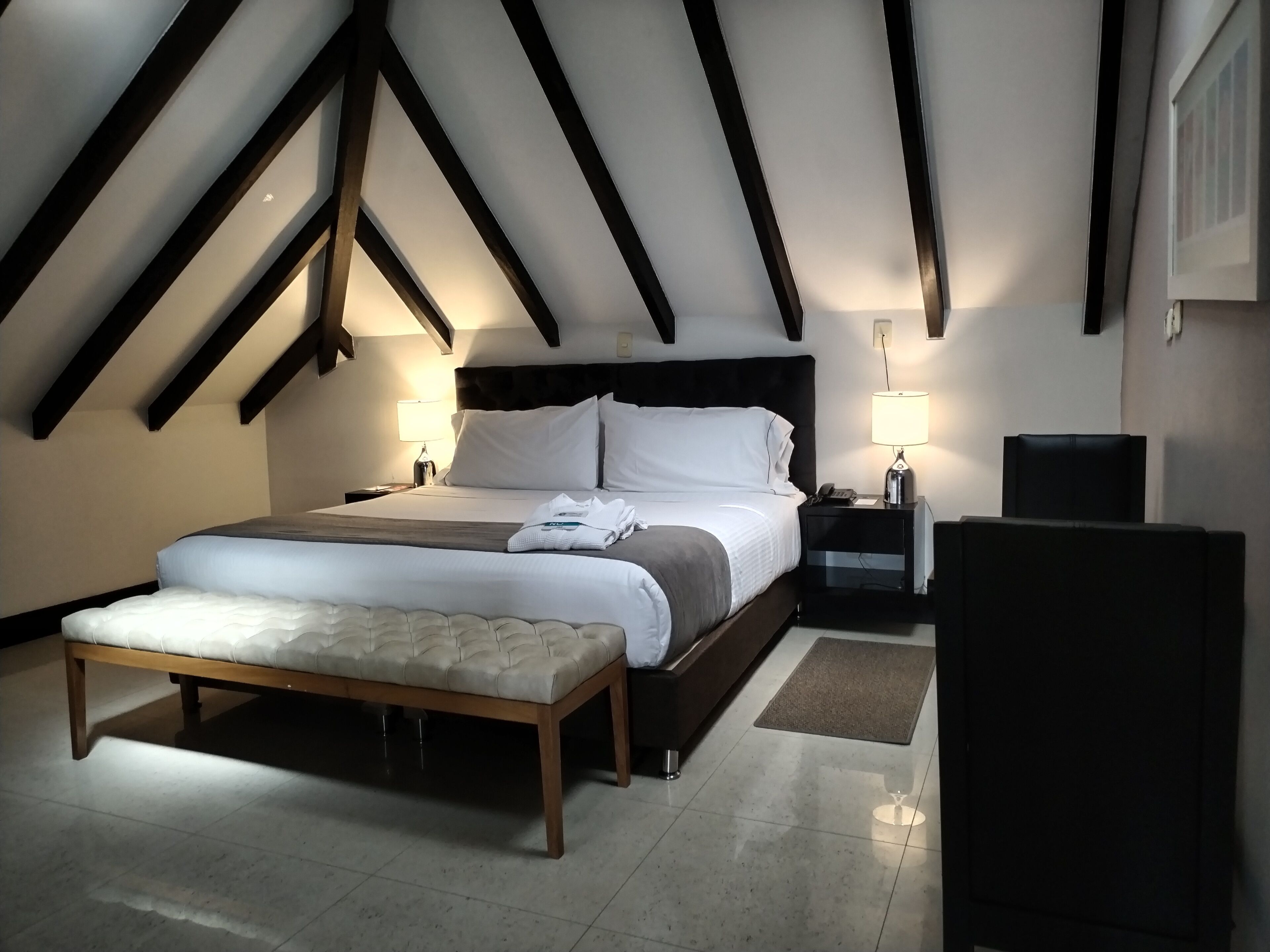 junior suite | 2 bedrooms, premium bedding, down duvets, tempur-pedic beds