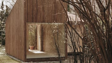 Sauna, hot tub, body treatments, body wraps, body scrubs, facials