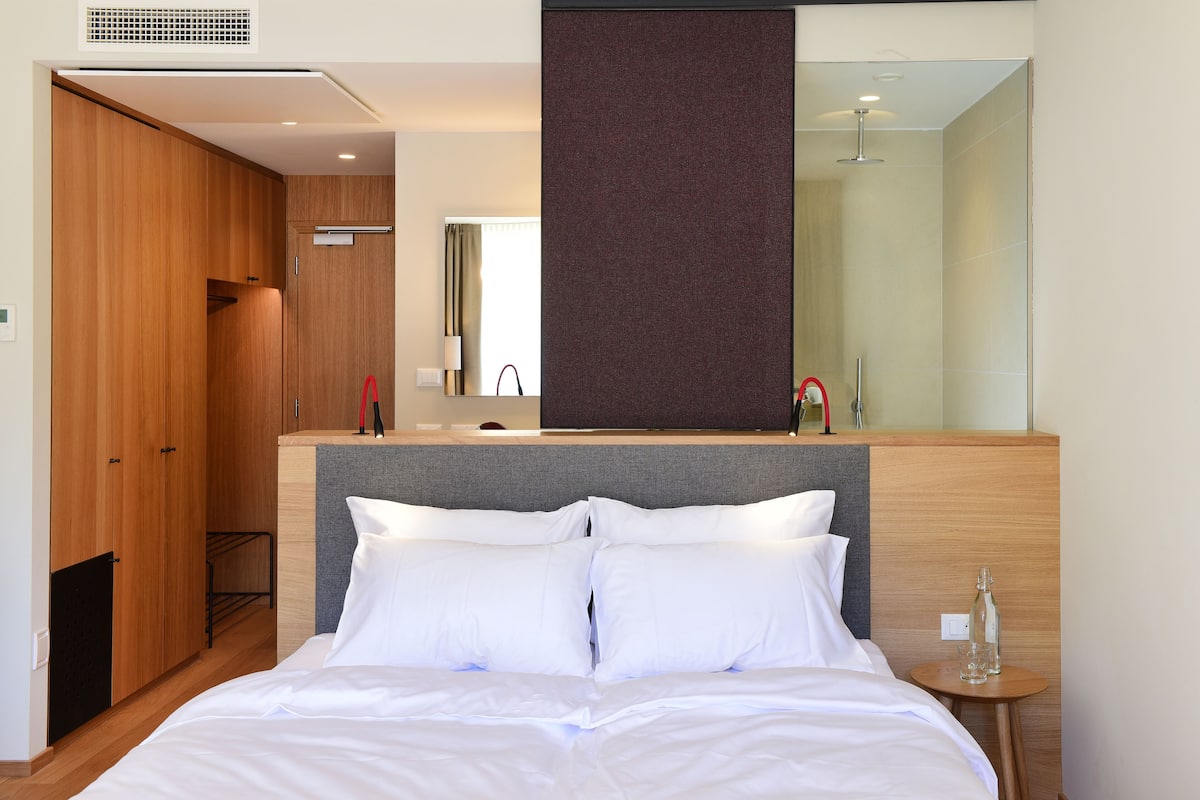 Design Double Room, 1 Bedroom, Balcony, Vineyard View | Egyptian cotton sheets, premium bedding, minibar, in-room safe