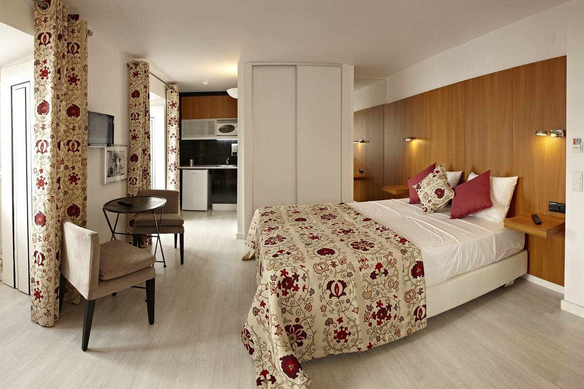 Minibar, blackout drapes, soundproofing, iron/ironing board (on request)