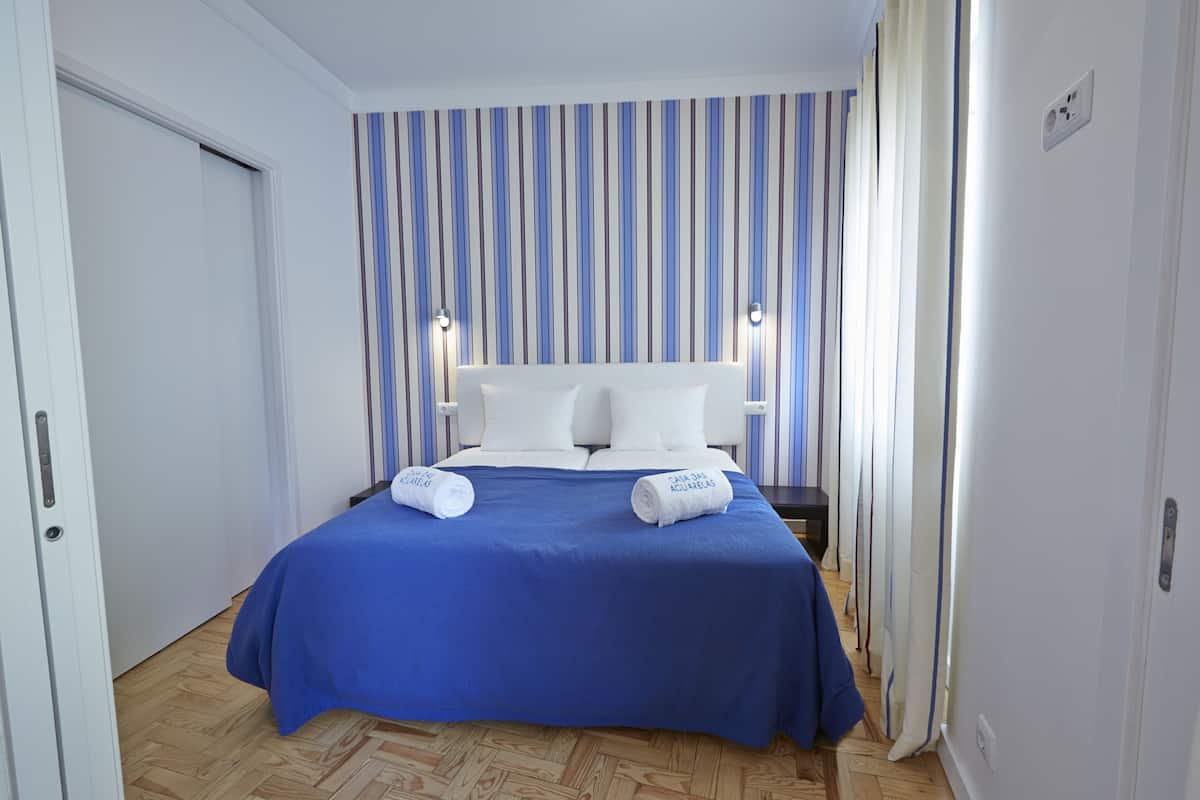 Appartement, 2 slaapkamers, terras | Een minibar, verduisterende gordijnen, geluiddichte muren