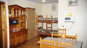 Studio (for 6 people) | Living area | TV