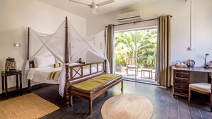 21-inch flat-screen TV with cable channels, TV - Samsara Villa (Phnom Penh)