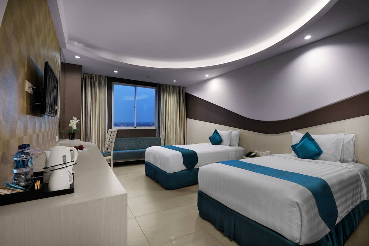 In-room safe, free WiFi, bed sheets