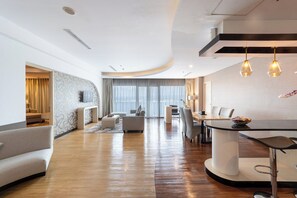 Presidential Suite | Living area