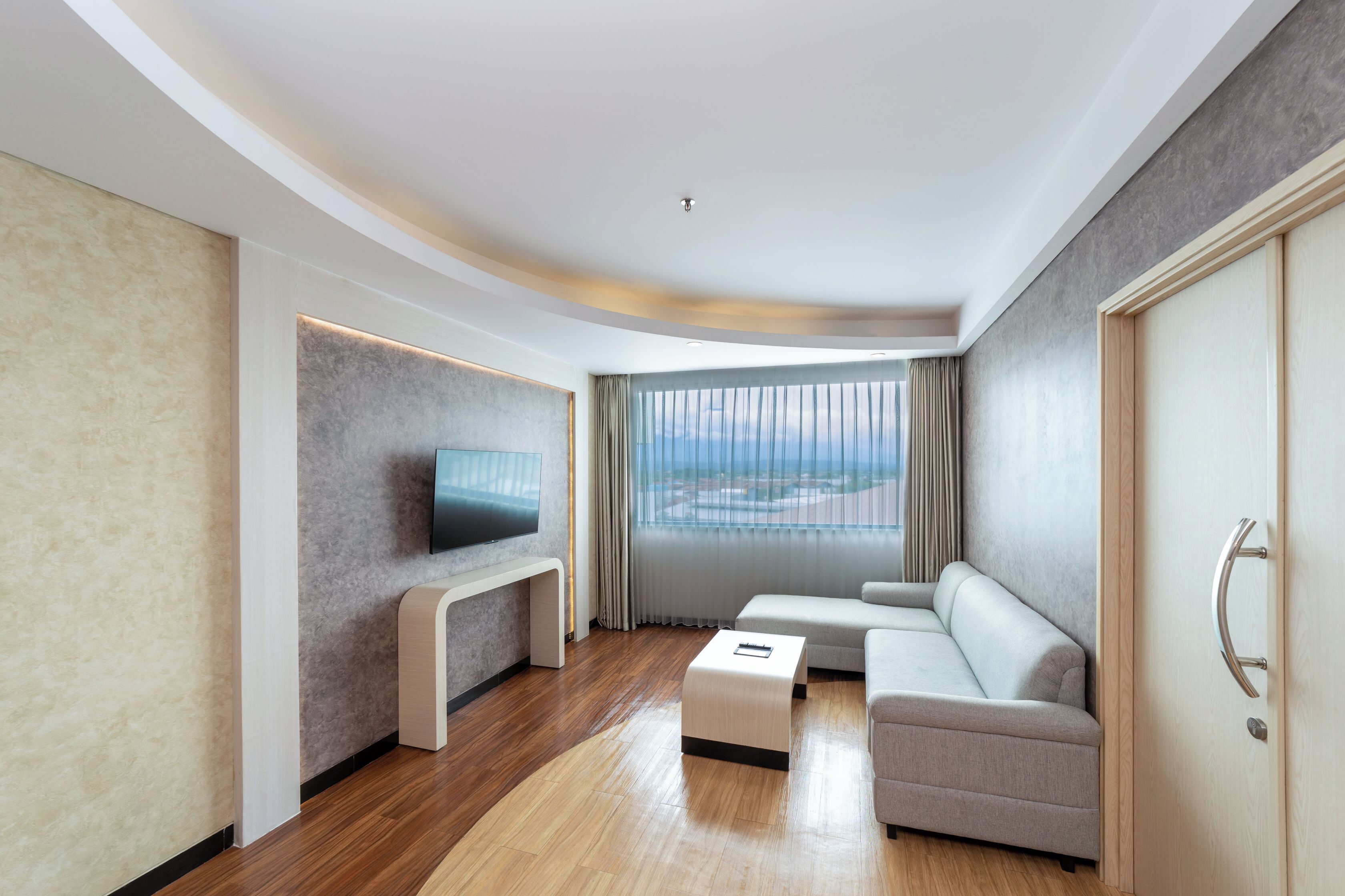 suite room | 1 bedroom, in-room safe, free wifi, bed sheets