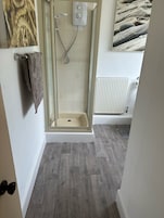 Basic-dobbeltværelse - fælles badeværelse (with Shower Only) | Badeværelse