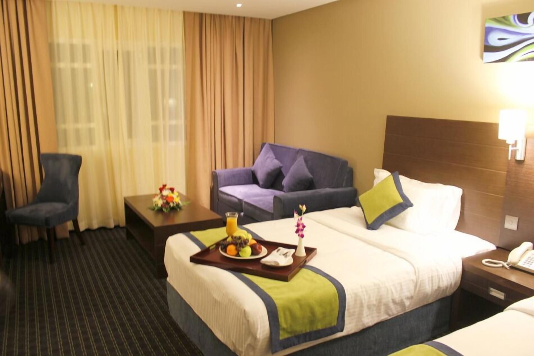 Sábanas de algodón egipcio, colchones con pillow-top y minibar 