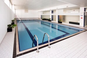 2 piscines couvertes