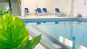 2 piscines couvertes