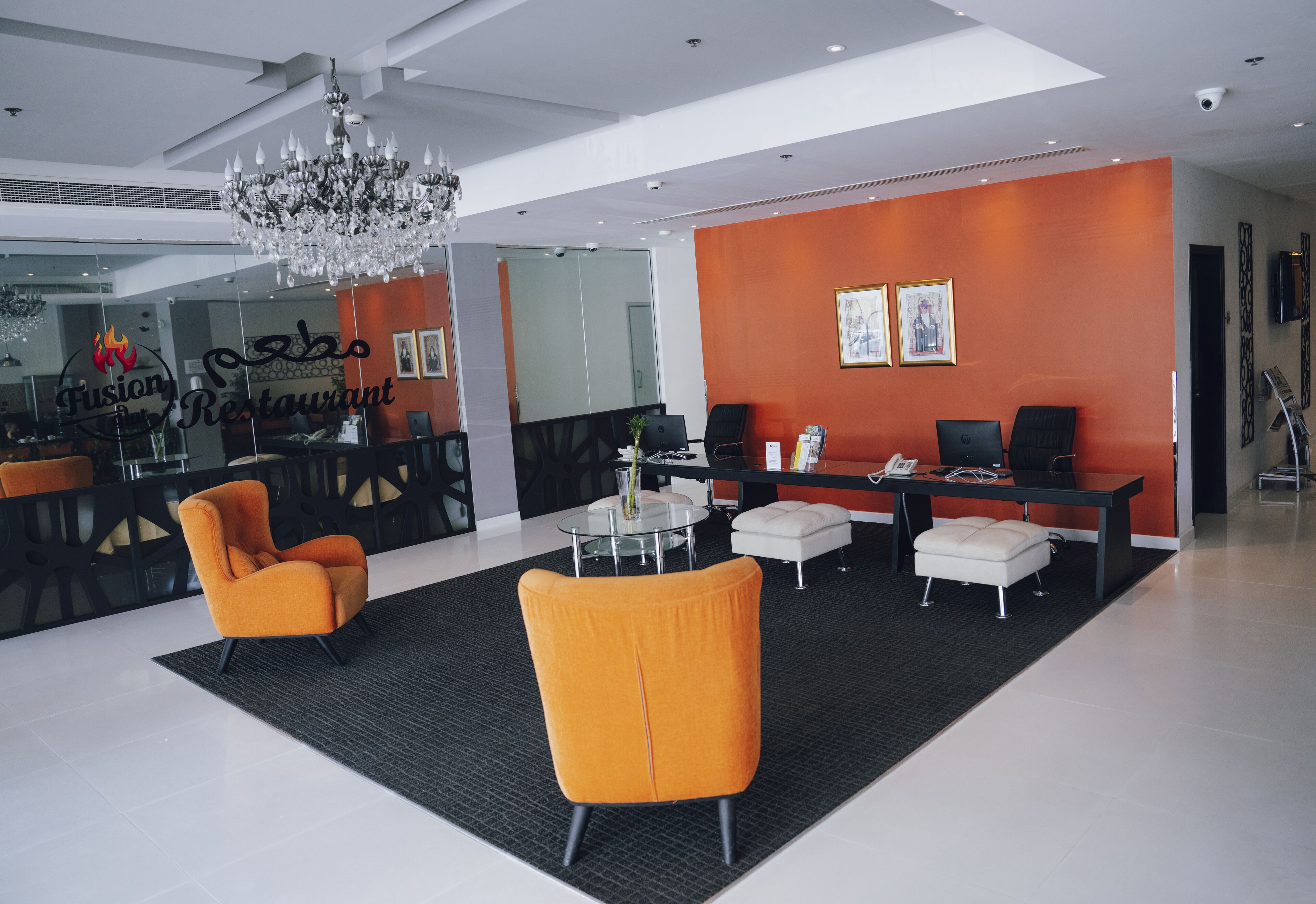 Lobby-lounge