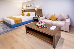 Egyptian cotton sheets, pillowtop beds, minibar, in-room safe - Best Western Premier Muscat (Muscat)