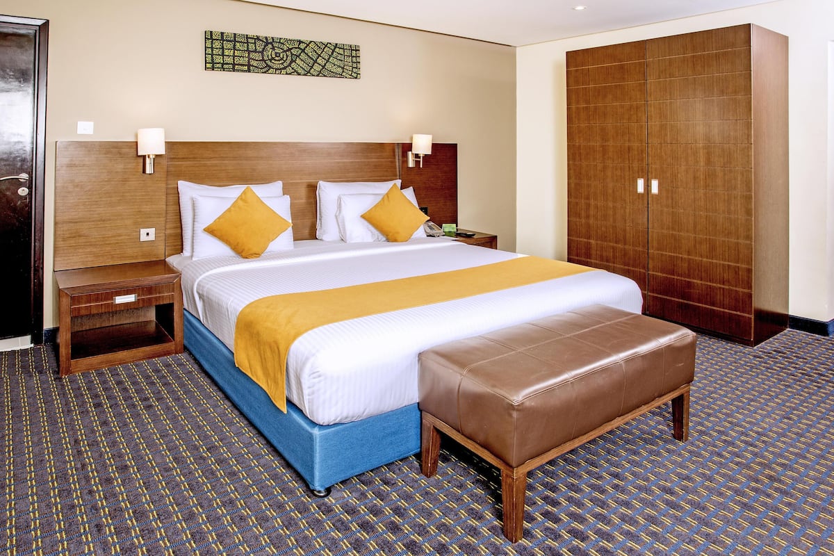 Egyptian cotton sheets, pillowtop beds, minibar, in-room safe