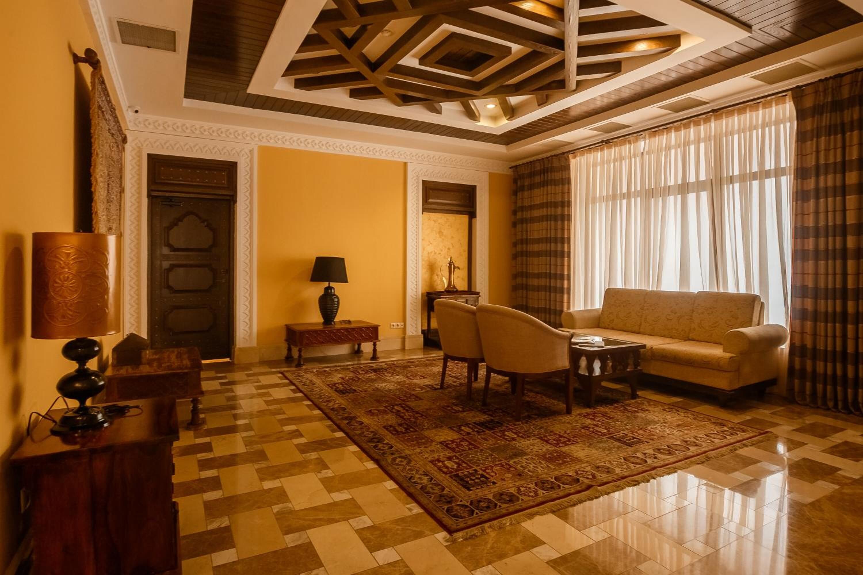 flat-screen tv, dvd player