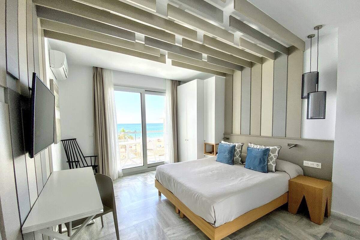 Studio, Sea View