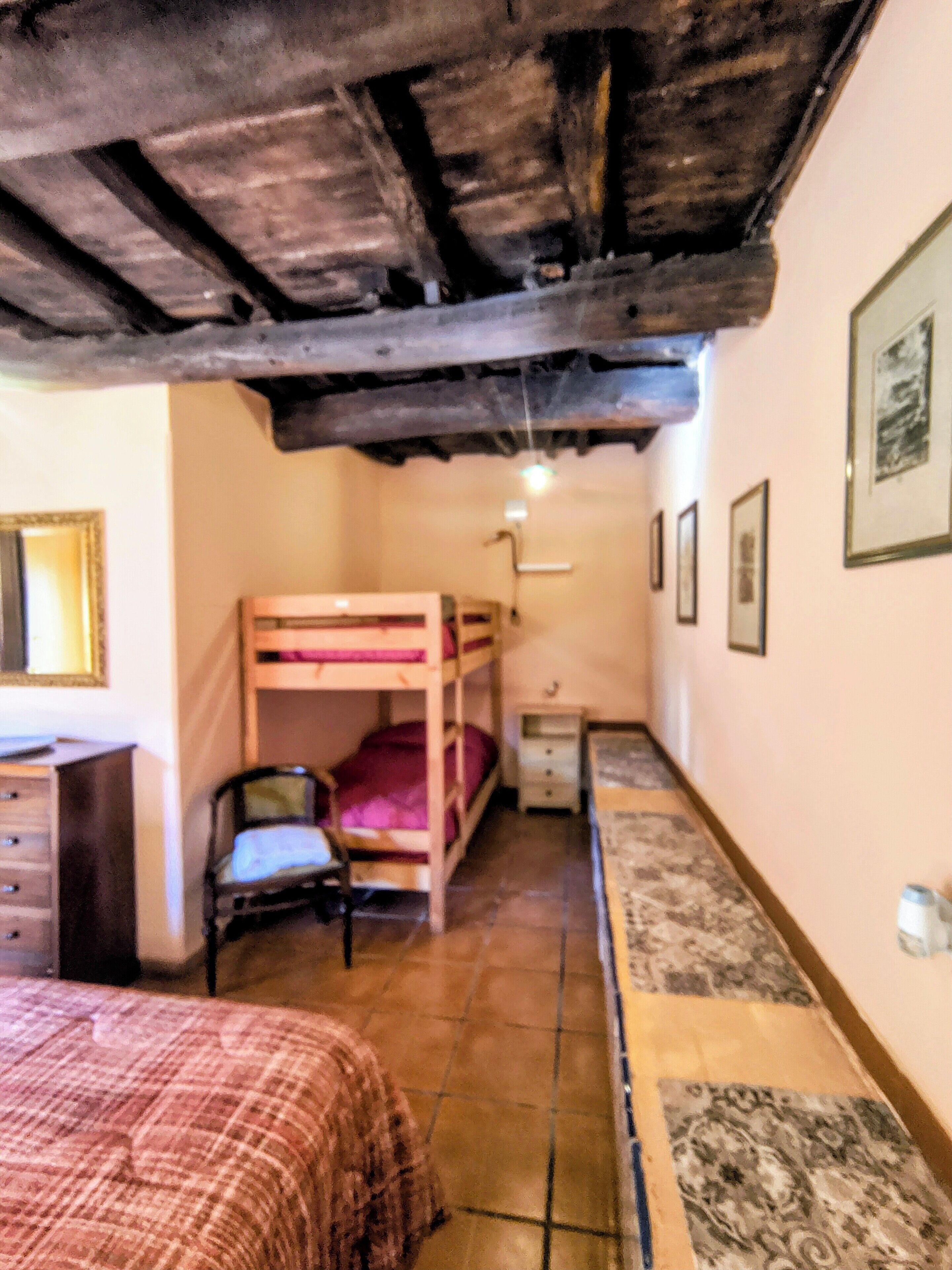 四人房 | 免費無線上網、床單