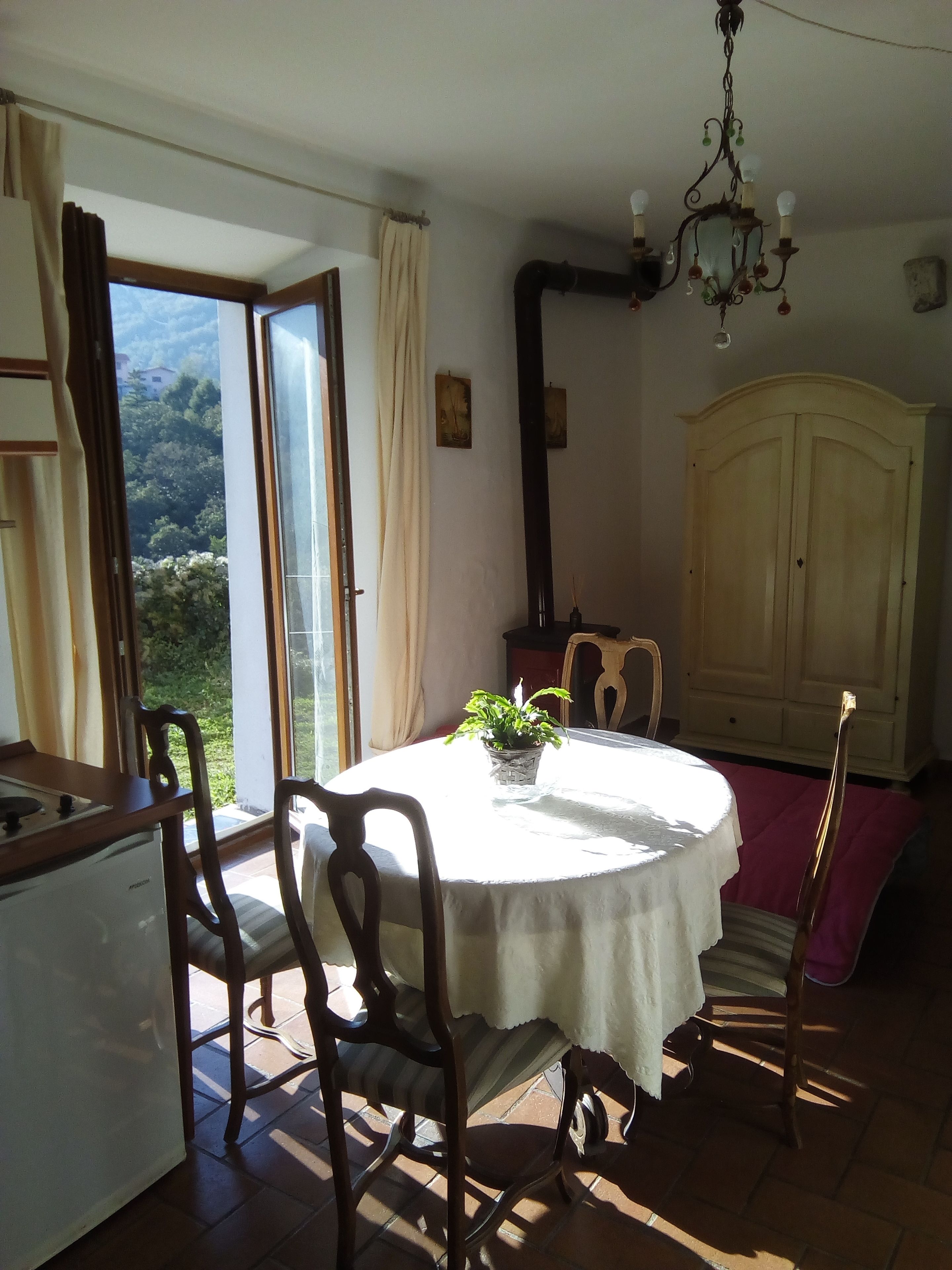 Eenvoudige driepersoonskamer | Gratis wifi, beddengoed