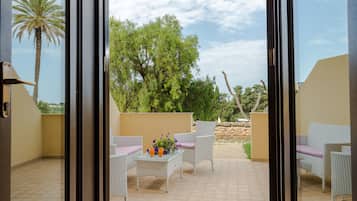 Standard-Doppelzimmer | Terrasse/Patio